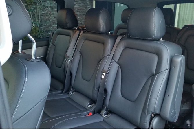 1-15 persons Taxi or Bus Transfer Amsterdam Airport to Dordrecht - Choosing the right Mercedes vehicle