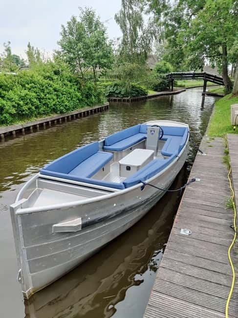 1 Hour Private open boat tour with local captain - Boarding the new open-roof boat