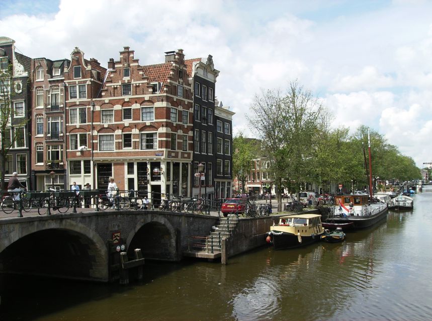 2.5-Hour Amsterdam Sightseeing Tour by Bike - Key points at a glance
