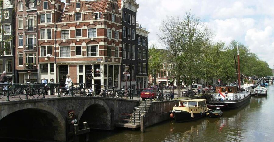 2.5-Hour Amsterdam Sightseeing Tour by Bike - Why Amsterdam works so well by bike