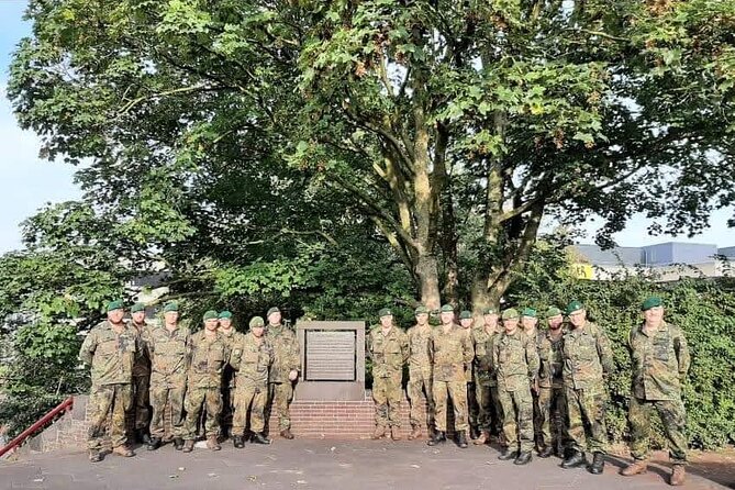 2,5 hour Battle of Arnhem Tour with Private Guide - Following John Frost toward the Rhine
