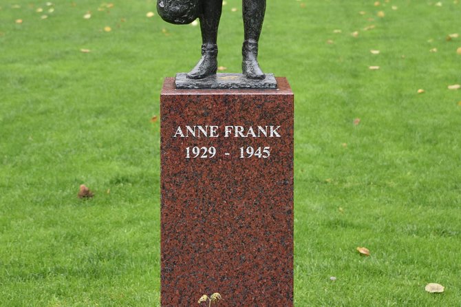 2-Hour Private Anne Frank Walking Tour with Drink - Who Will Get the Most From This Walk