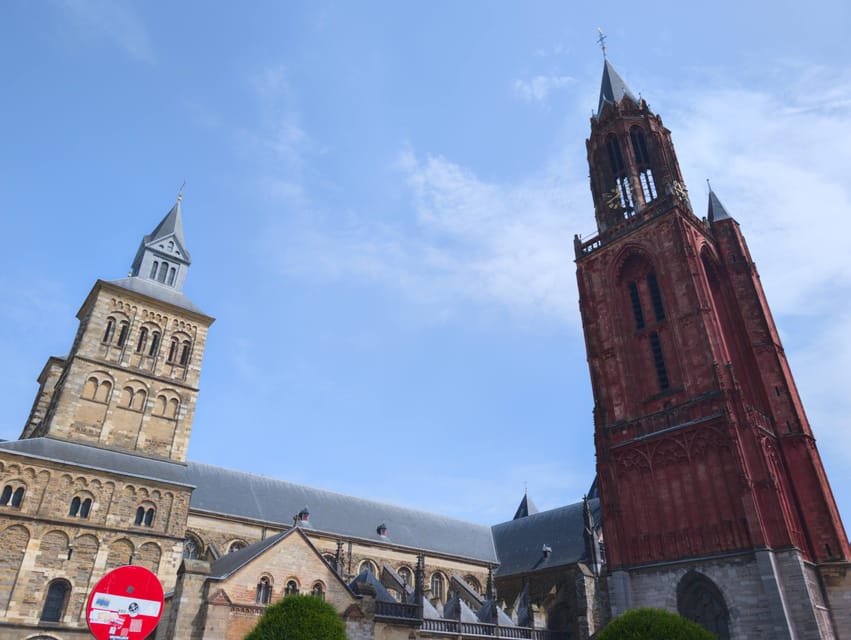 2H Walking Tour Maastricht - What the guide adds to the experience