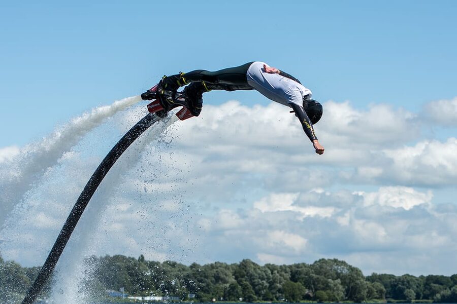 Alphen aan den Rijn: 15-Minute Flyboard Experience - Weight, swimming ability, and age rules