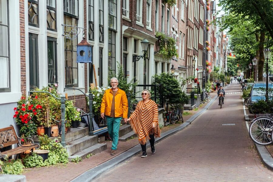 Amsterdam: 1.5-Hour Private Kick-Start Tour with a Local - Meeting at NH Collection Amsterdam Barbizon Palace