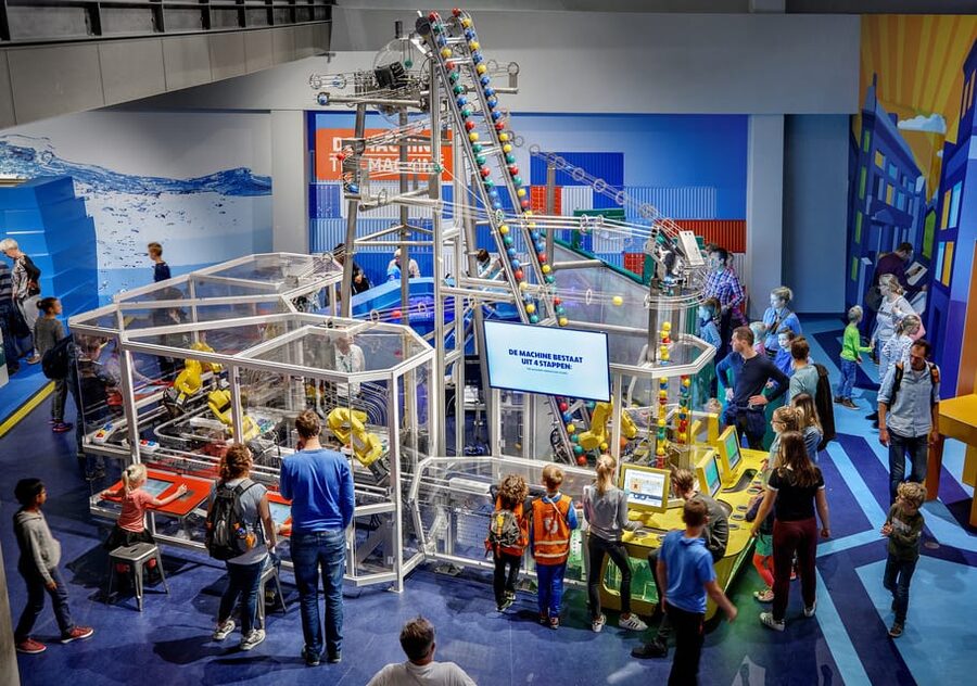 Amsterdam: 1-Hour Canal Cruise & NEMO Science Museum - The biggest planning issue: the activities are separate