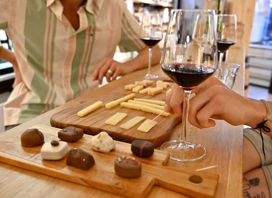 Amsterdam: 10 Tastings Guided Food Tour by UNESCO Canals - Quick facts about the Amsterdam food walk