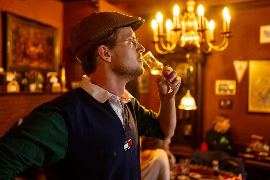 Amsterdam: 10 Tastings Guided Food Tour by UNESCO Canals - Why this tour works as an Amsterdam introduction