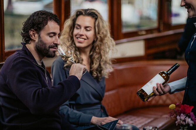 Amsterdam: 2-Hour Canal Cruise incl. Drinks & Dutch Snacks - Rembrandtplein, Spui, and the heart of central Amsterdam