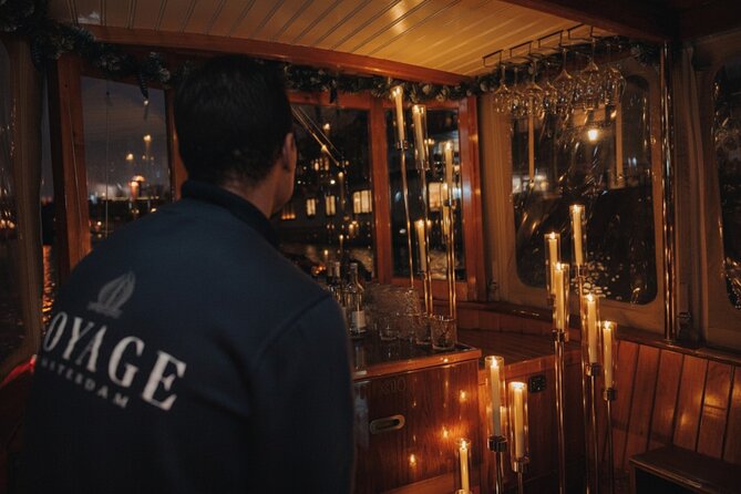 Amsterdam: 2-Hour Canal Cruise incl. Drinks & Dutch Snacks - Snacks, beer, wine, and the social rhythm