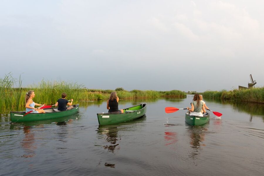Amsterdam: 2-Hour Guided Canoe Trip - The short introduction and safety briefing