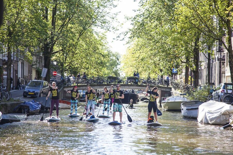 Amsterdam: 2-Hour Stand Up Paddle Board Tour - Crossing the Amstel into central Amsterdam