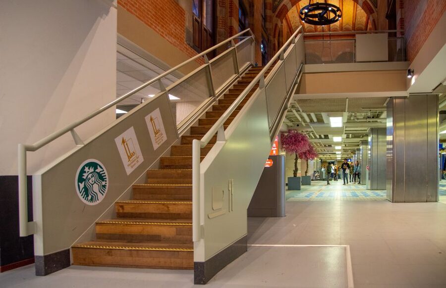 Amsterdam: 3-Course Meal in Historic 1st Class Waiting Rooms - Accessibility and practical limits