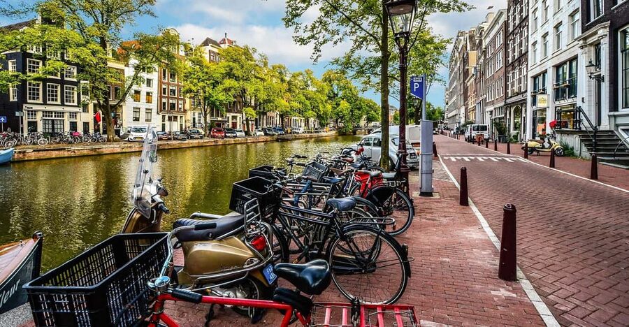Amsterdam: 3-Hour Private Bike Tour of the City Center - Key things to know before you book