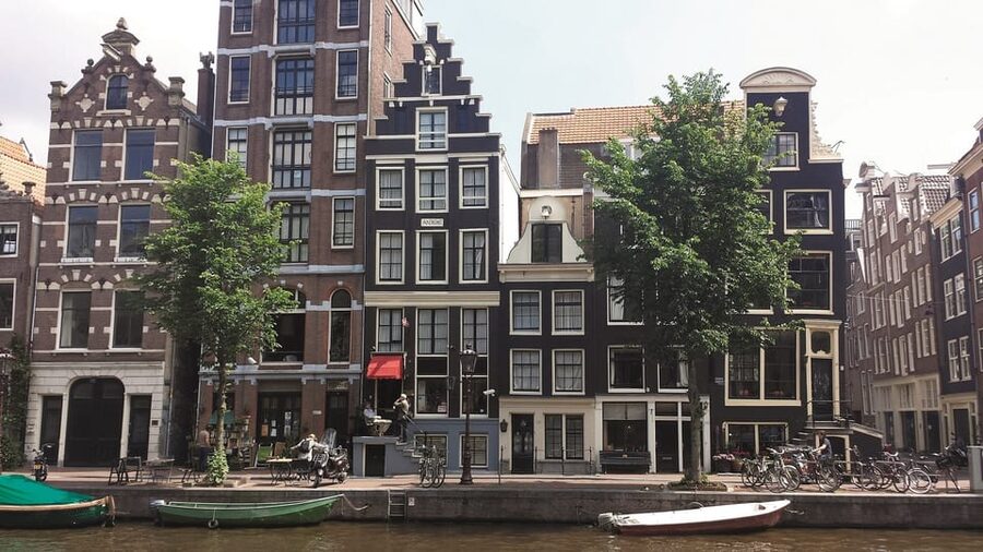 Amsterdam: 3-Hour Private Bike Tour of the City Center - Dam Square and the heart of central Amsterdam