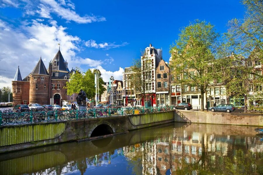 Amsterdam: 3-Hour Private Highlights City Tour by Minivan - What the $618 price buys you