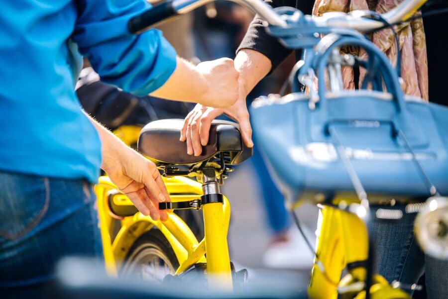 Amsterdam: 3h E-Bike Tour with break - Why an e-bike is a smart way to see Amsterdam