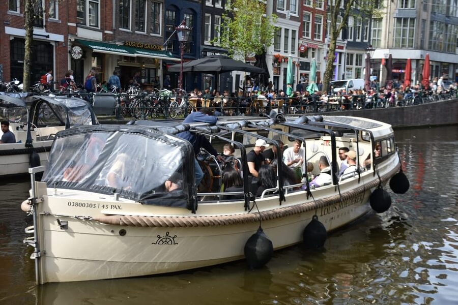 Amsterdam: 420 Smoke-Friendly Boat Tour - Canal views with reggae in the background