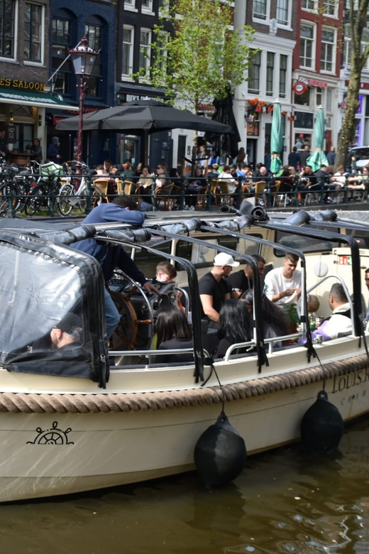 Amsterdam: 420 Smoke-Friendly Boat Tour - Indoor comfort or outer-deck air?