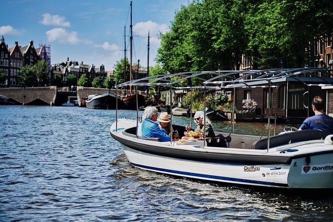 Amsterdam: 60-Minute Guided Private Canal Cruise with Drinks - The Golden Bend on Herengracht
