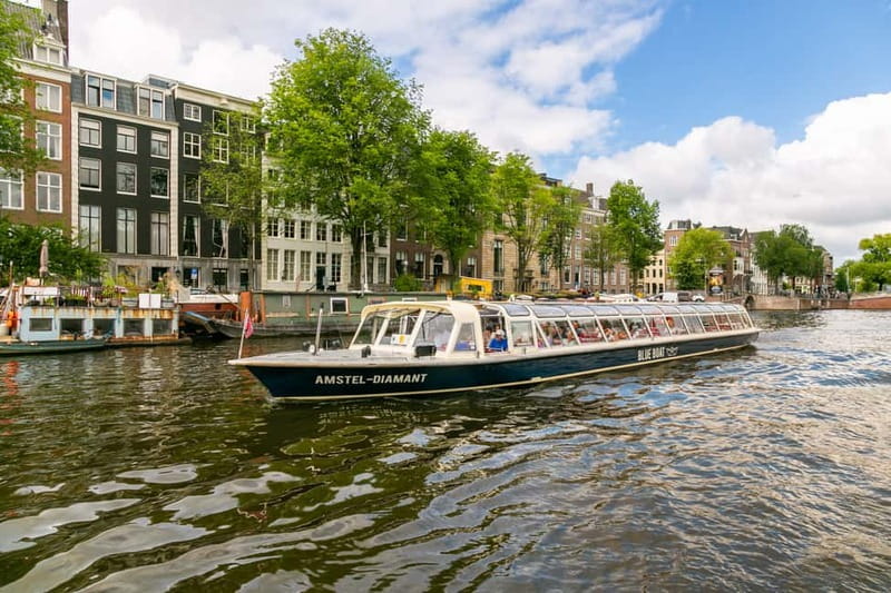 Amsterdam: 75 Minute City Canal Cruise with Audio Guide - Seating, weather, and crowd levels