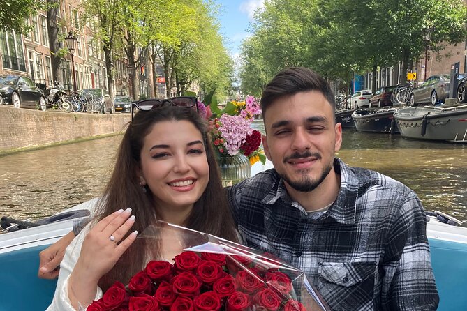 Amsterdam 90-min Private Canal Cruise with Live Guide and Drinks - Starting in Jordaan at Prinsengracht 375