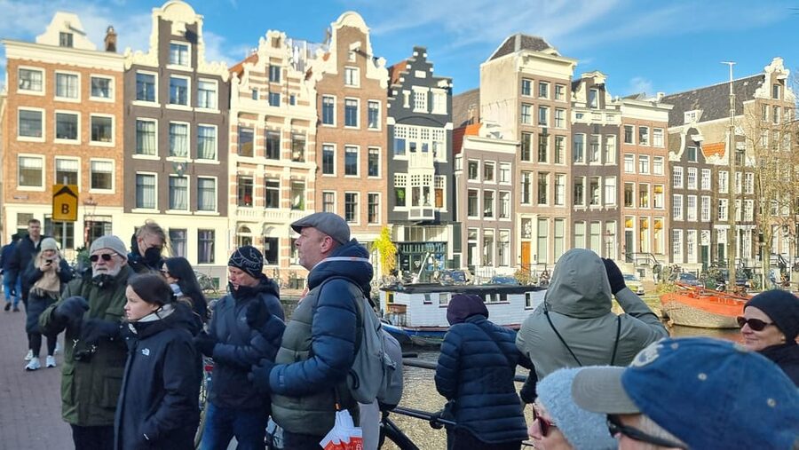 Amsterdam All In One Tour Walking Tour - Two hours through Amsterdam’s old center