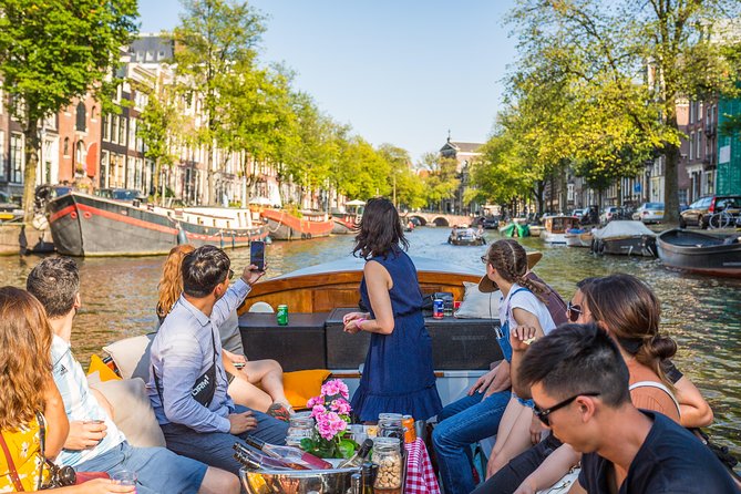 Amsterdam All-Inclusive 90-Minutes Heated Cruise by Captain Jack - Guide quality and hearing the commentary