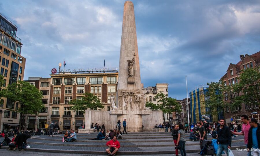 Amsterdam: Anne Frank and Jewish Quarter Guided Walking Tour - Starting beside the H’ART Museum