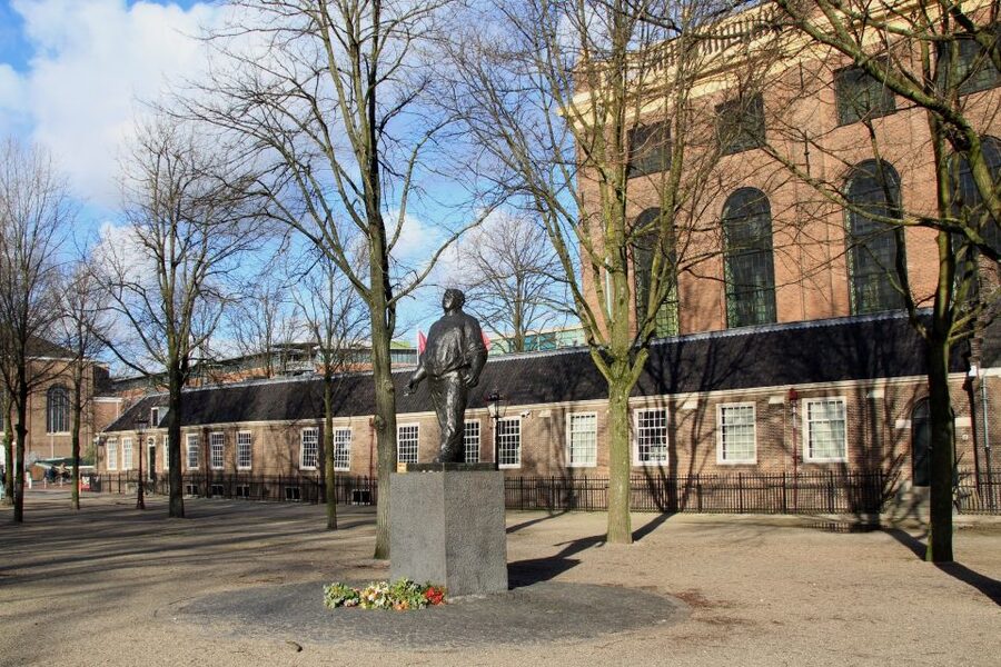 Amsterdam: Anne Frank Walking Tour - Plantage provides the final neighborhood context