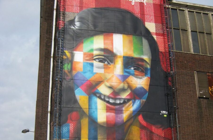 Amsterdam: Anne Frank Walking Tour - How the guides shape the experience