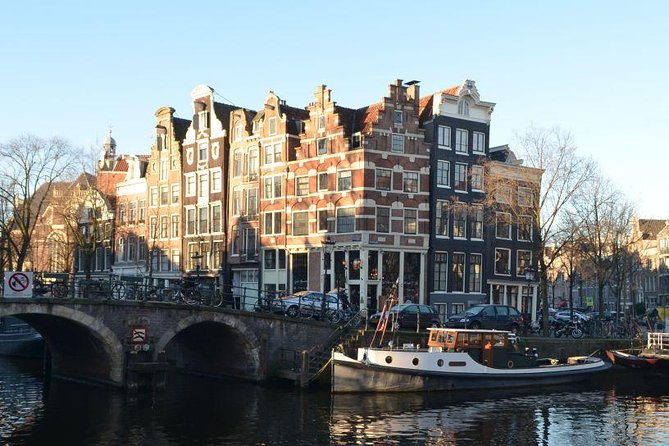 Amsterdam Architecture Tour - A late 17th-century answer to religious restrictions
