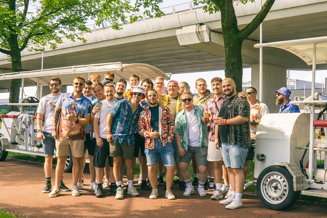 Amsterdam Beer Bike Blast Private Tour - With Beer On Tap - How the guide affects the experience