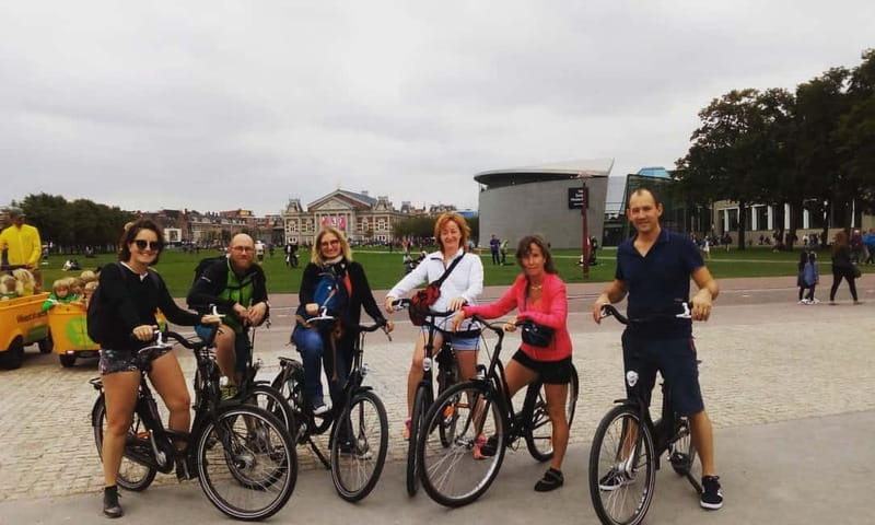 Amsterdam bike tour with a French-speaking guide local! - Why a bike is the right first look at Amsterdam