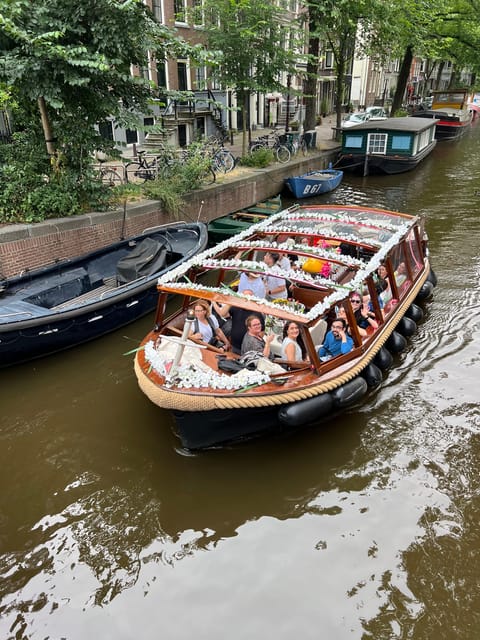 Amsterdam: Boat Tour with Optional Unlimited Drinks - Key points to know before booking