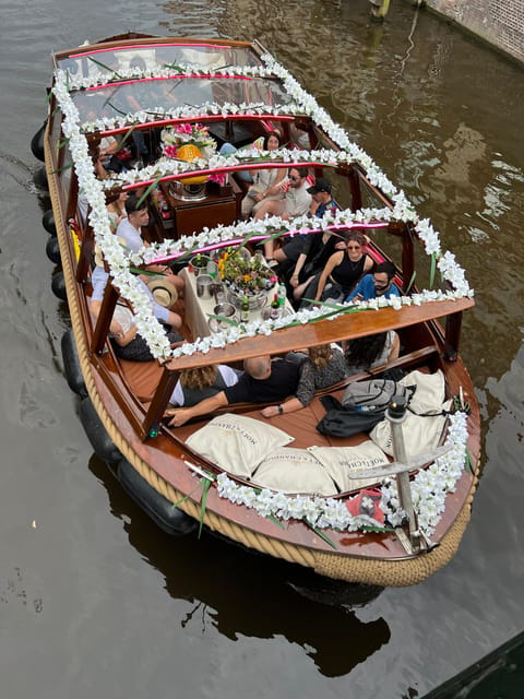 Amsterdam: Boat Tour with Optional Unlimited Drinks - Why this short Amsterdam cruise works