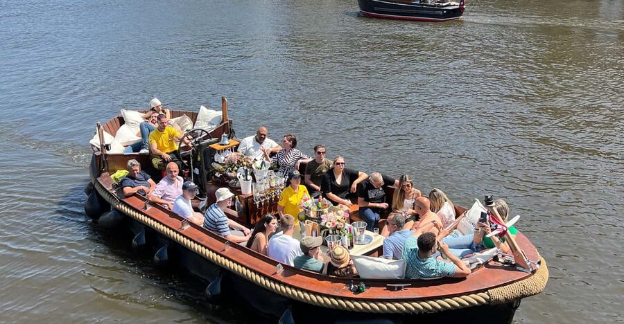 Amsterdam: Boat Tour with Optional Unlimited Drinks - The Dancing Houses and Zuiderkerk