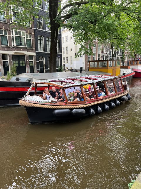 Amsterdam: Boat Tour with Optional Unlimited Drinks - Meeting the Enterprise in the Old City
