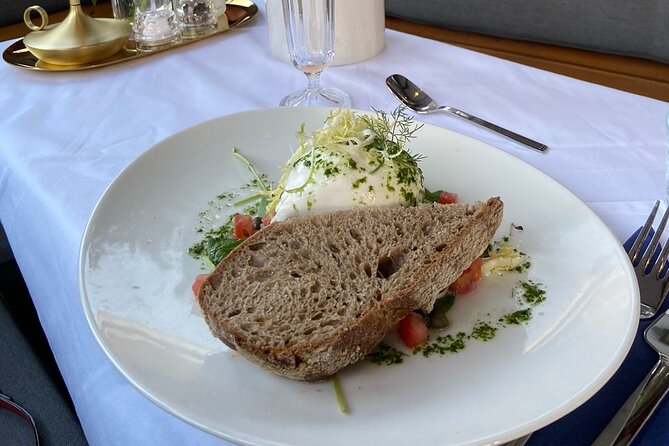 Amsterdam Breakfast Cruise on Private Luxury Boat - What the two-hour schedule feels like