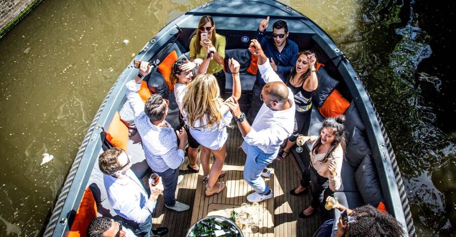Amsterdam: Canal Belt Private Beer Boat Tour - Key points to know before booking