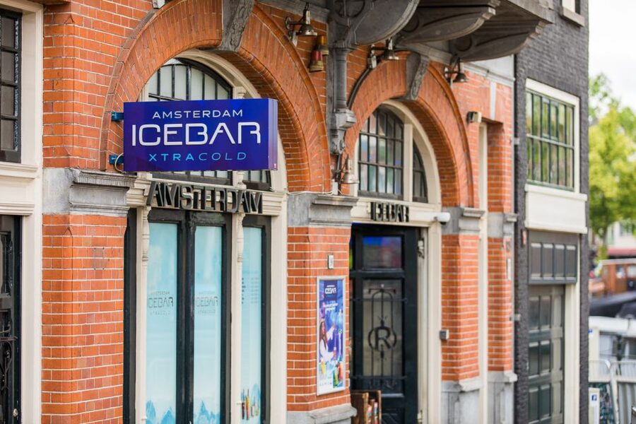 Amsterdam: Canal Cruise and Entrance to Xtracold Icebar - Choosing the best cruise departure point