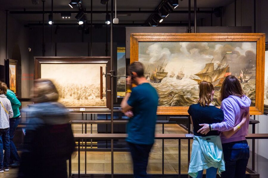 Amsterdam Canal Cruise and Maritime Museum Combined Ticket - Audio languages and the tour atmosphere