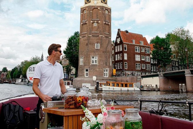 Amsterdam canal cruise in open boat – Guided tour - Open Boat Comfort and Boarding Practicalities