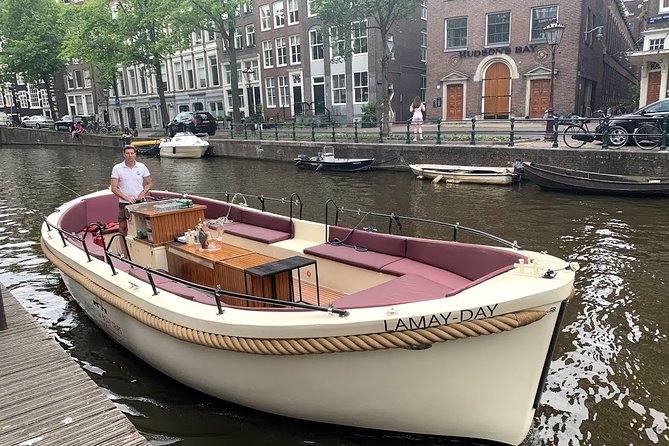Amsterdam canal cruise in open boat – Guided tour - Who Should Book This Cruise?