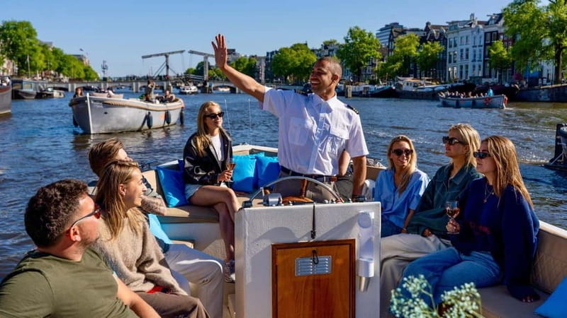 Amsterdam: Canal Cruise in Open Boat with Drink Option - Key things to know before you book