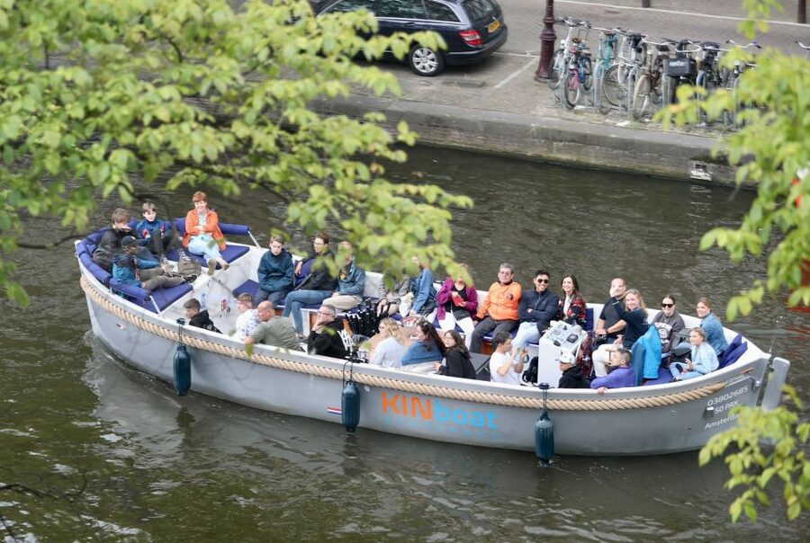 Amsterdam: Canal Cruise in Open Boat with Drink Option - What the open electric boat is really like