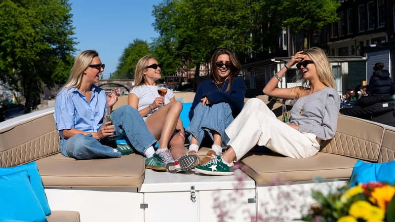 Amsterdam: Canal Cruise in Open Boat with Drink Option - Is $22 good value for one hour?