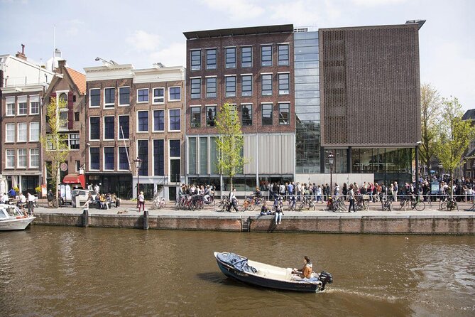 Amsterdam Canal Cruise in Open Boat with Unlimited Drinks Option - Why Amsterdam Is Better From a Small Boat