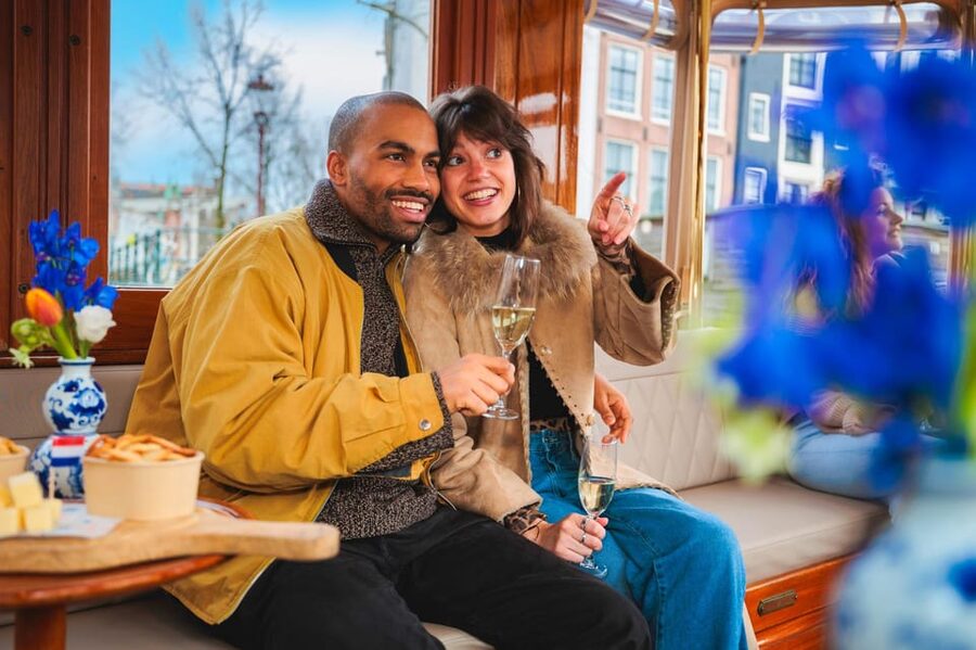 Amsterdam: Canal Cruise with Bubbles & Bites - Booking tips for a smoother ride