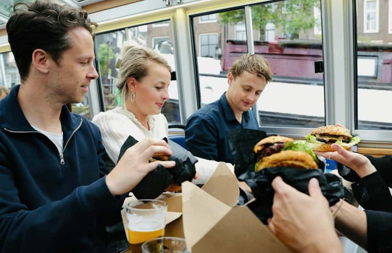 Amsterdam canal cruise with culinary burger or cheese & wine - De Negen Straatjes and the Herengracht